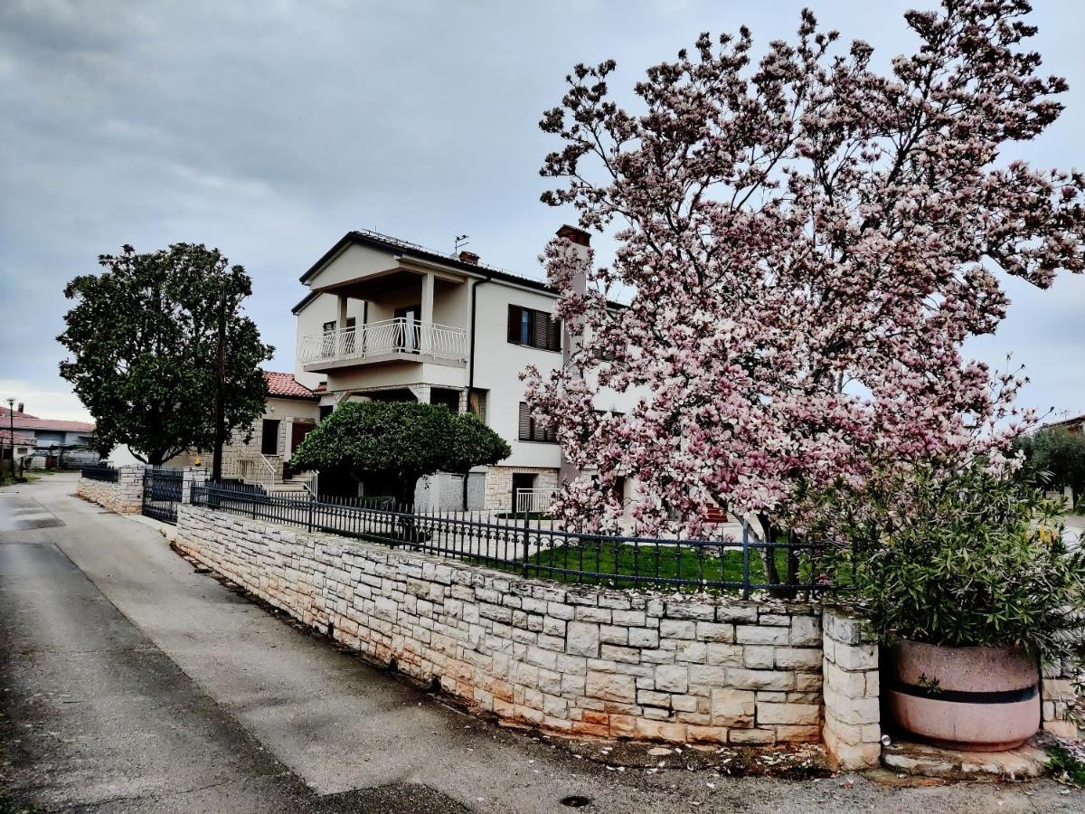 Apartments Vili Umag Ngoại thất bức ảnh